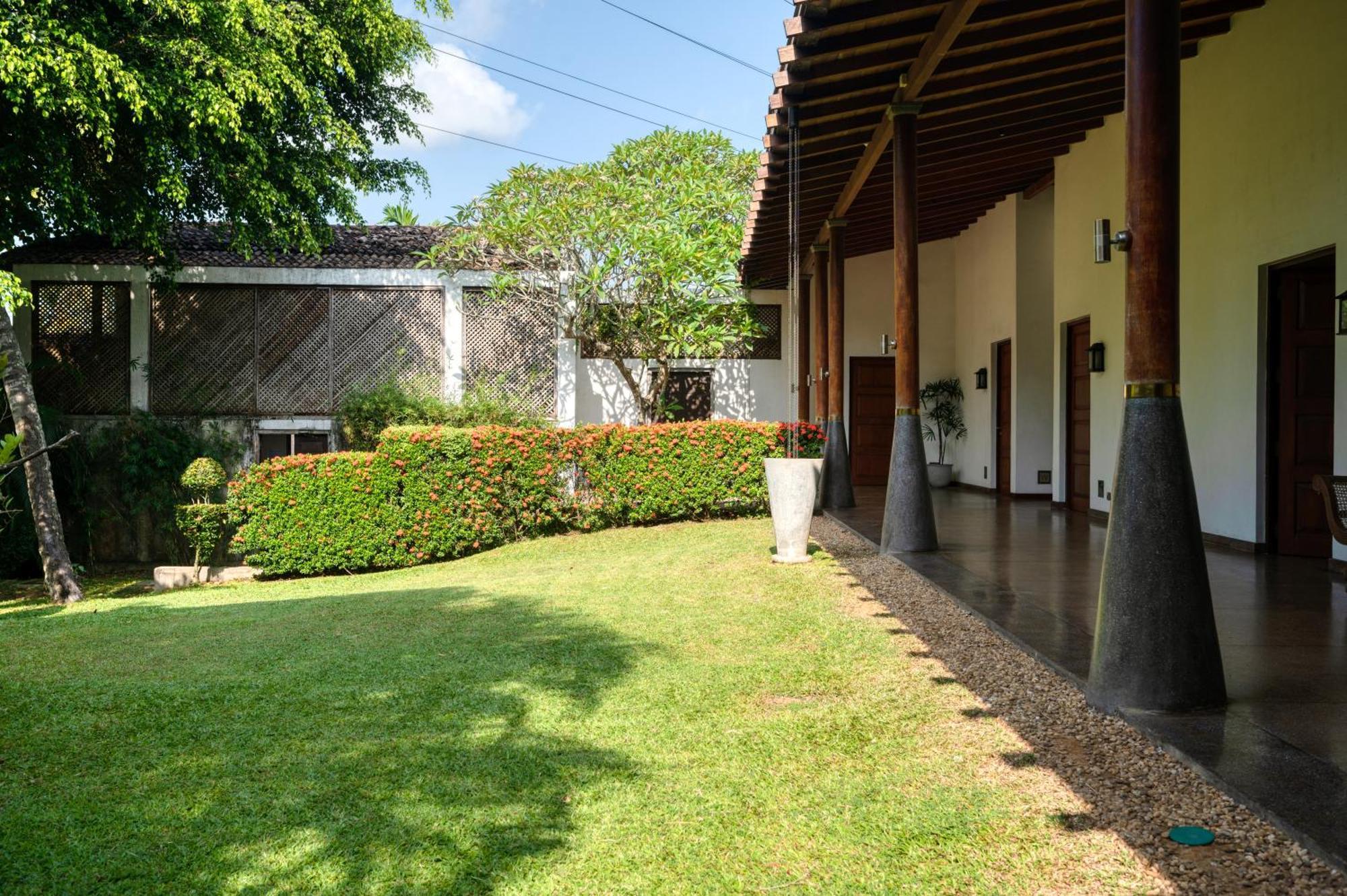 Wallawwa Katunayaka Extérieur photo